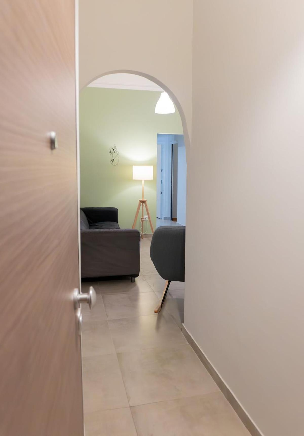 50 Steps Metro Kato Patisia Renovated Athens Apt Exterior photo