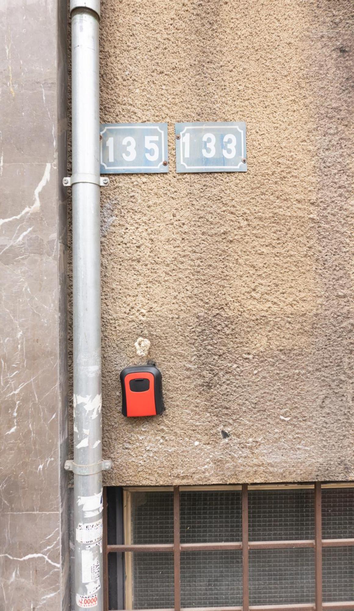 50 Steps Metro Kato Patisia Renovated Athens Apt Exterior photo